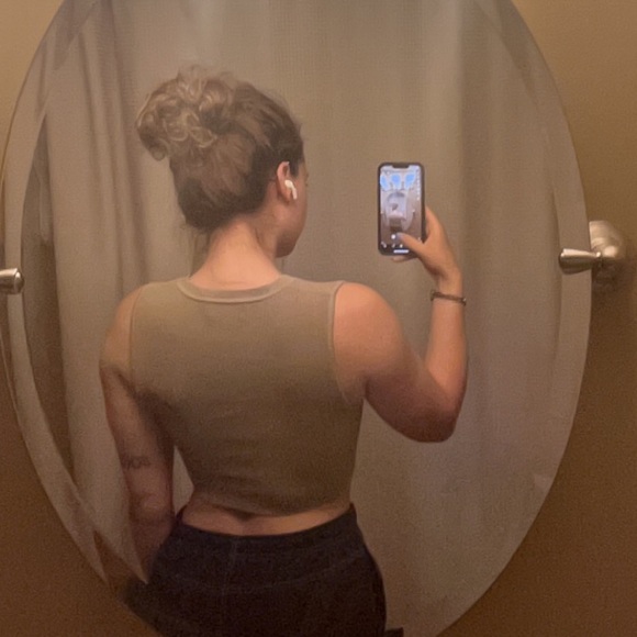 Aritzia Babaton - Sculpt Knit Muscle Cropped Tank - Fluent Taupe - Small - Picture 14 of 14